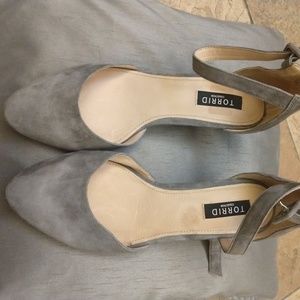 NEW $88 TORRID Womens size 12 wedges genuine suede
